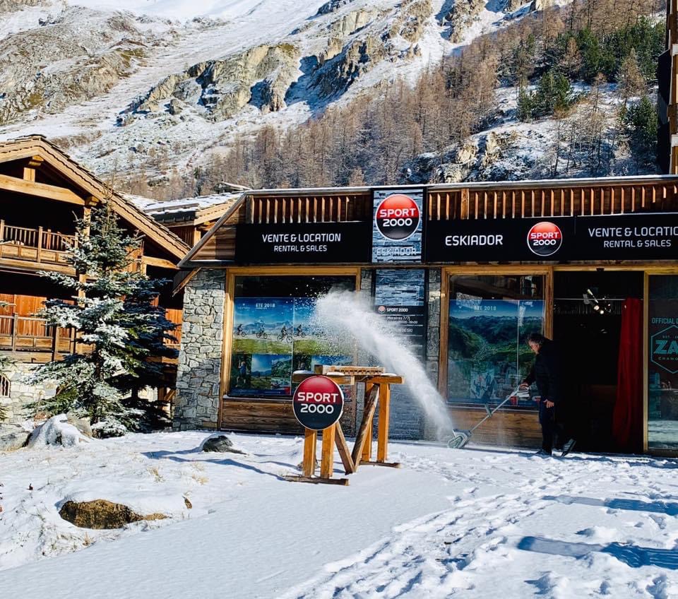 Façade extérieure - Magasin Eskiador Val d'Isère