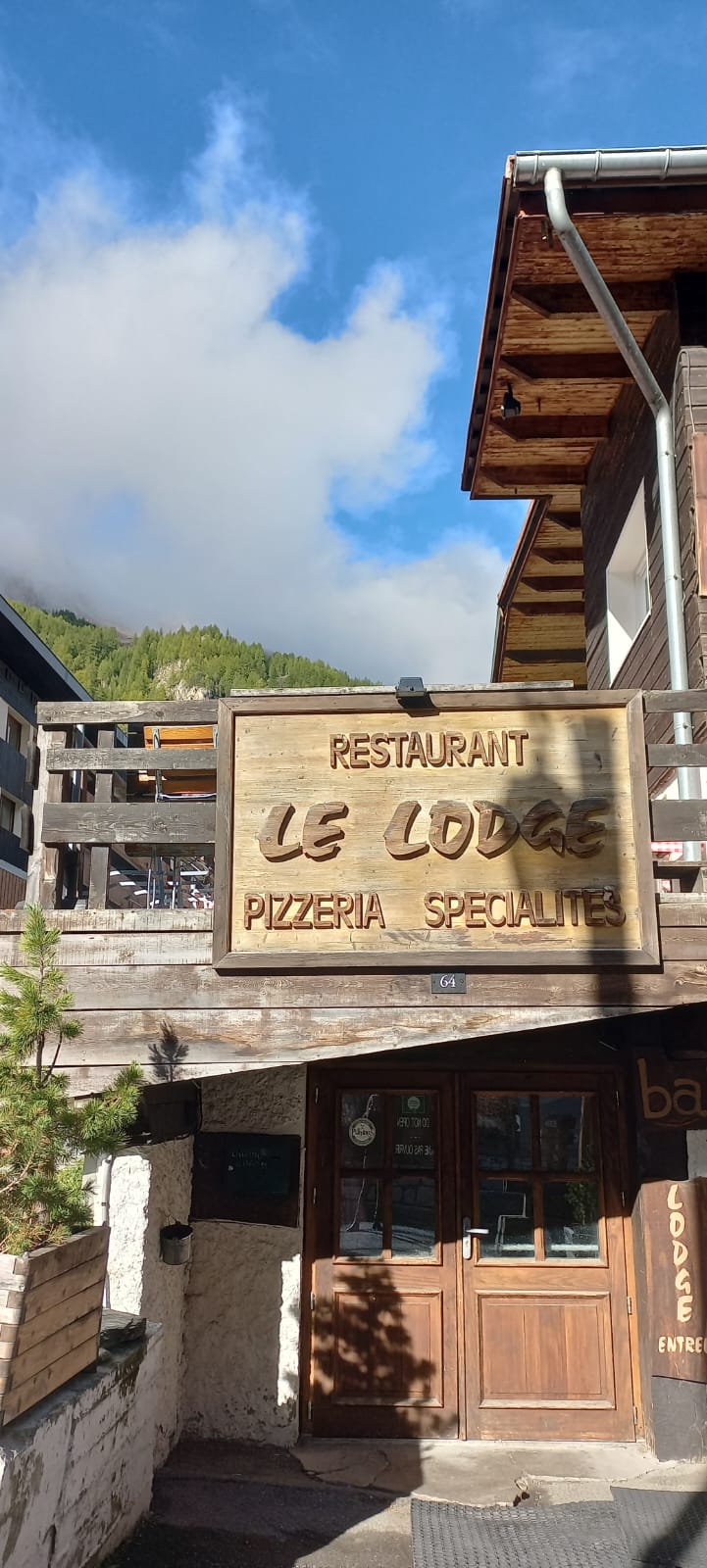 Le Lodge restaurant façade extérieure - Val d'Isère