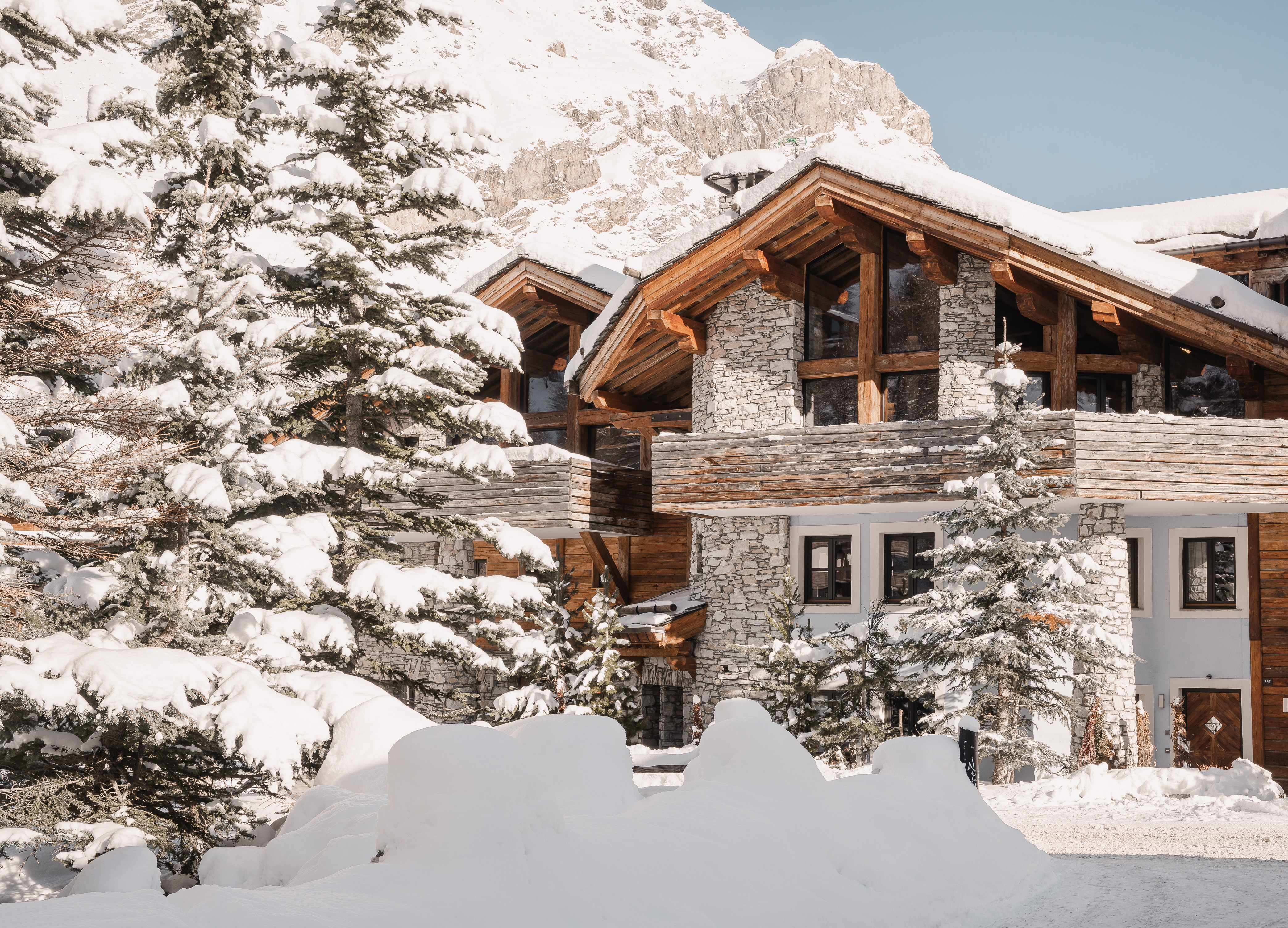 Extérieur Chalets Covarel à Val d'Isère en hiver