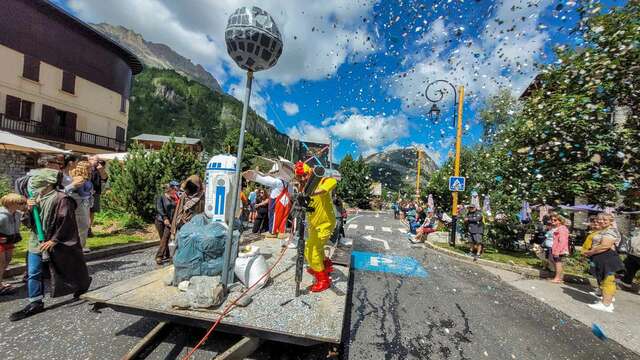 Parade of ‘Toys’ floats