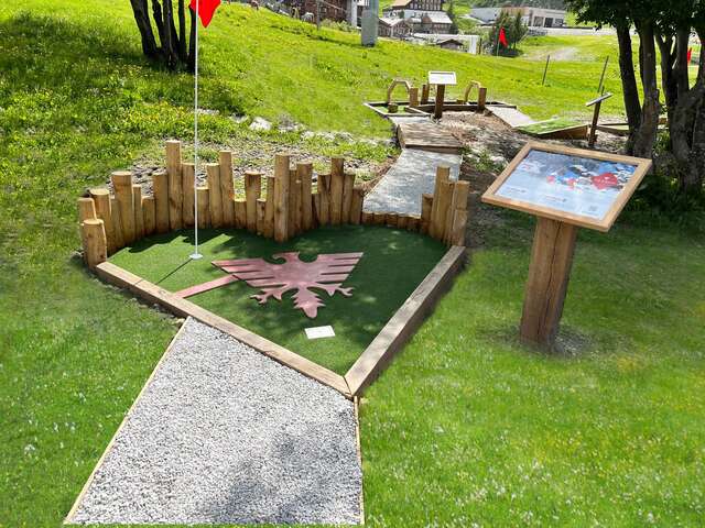 Mini-golf course